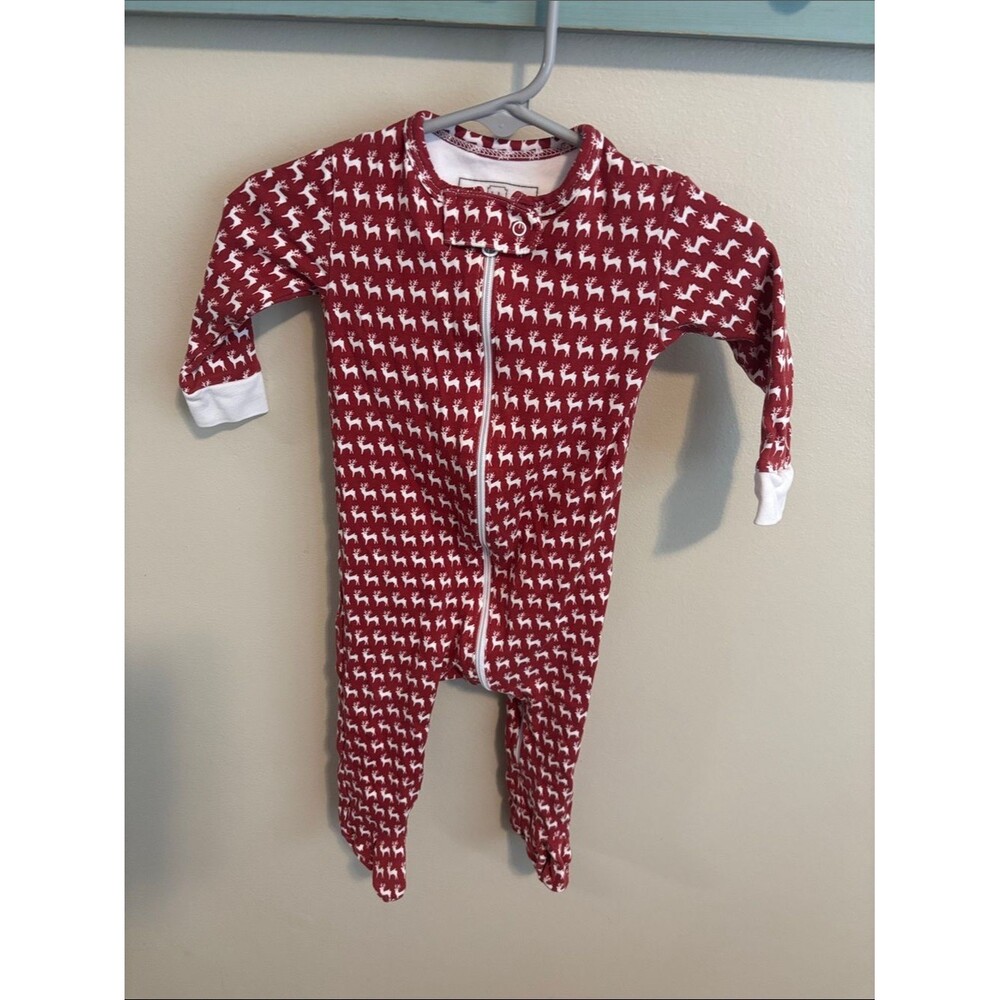 Lila and Hayes Red Reindeer Print Zip Footed Sleeper size 6-9 months pima cotton